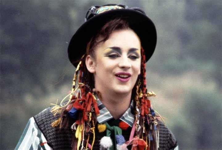 "Karma Chameleon" foi lançada como segundo single do álbum "Colour by Numbers", de 1983. É um dos maiores sucessos do grupo, tendo ficado três semanas no topo da Billboard Hot 100 em 1984. A canção atingiu a primeira posição nas paradas de dezesseis países.
