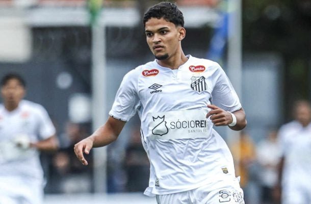 MATEUS XAVIER - Não conseguiu se sobressair na partida depois de ganhar chance no segundo tempo na vaga de Soteldo. NOTA 4,0. Foto: Reinaldo Campos/ Santos F.C.