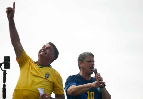 Ciúme e medo de traição no ninho bolsonarista