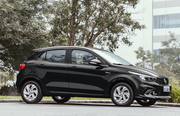 10º) Fiat Argo - Motor 1.0 flex; Câmbio: manual de cinco velocidades; Consumo na cidade: 13,6 km/l (gasolina) e 9,4 km/l (etanol); Consumo na estrada: 15,1 km/l (gasolina) e 10,6 km/l (etanol); Preço inicial: R$ 89.990.