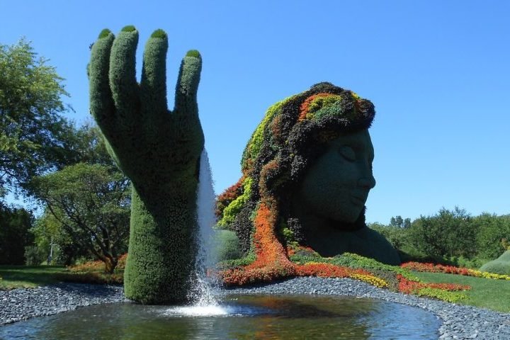 O Jardim Botânico de Montreal, um dos maiores jardins botânicos da América do Norte, conta com mais de 22.000 espécies de plantas e é um dos lugares mais visitados da cidade.