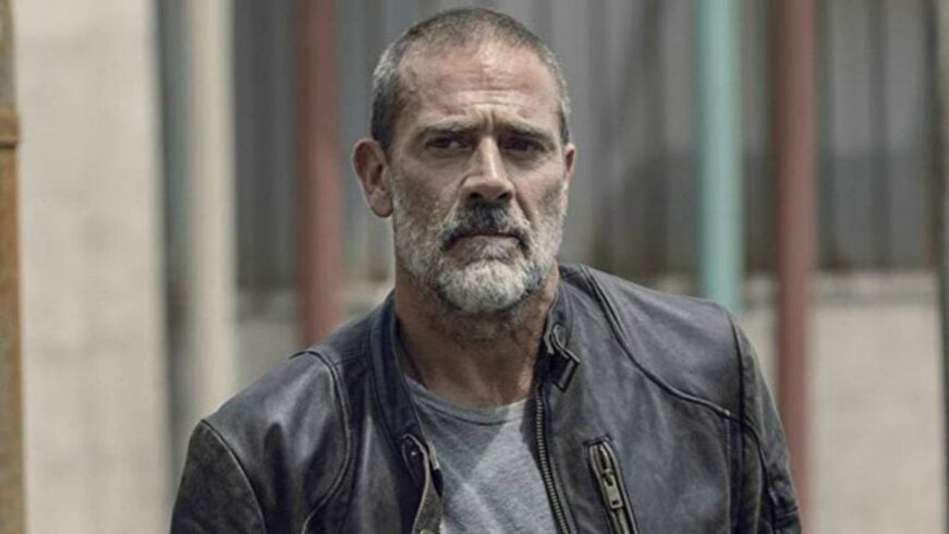 Jeffrey Dean Morgan (22/04/1966) ficou famoso por interpretar Negan em "The Walking Dead". Atuou também em "P.S. Eu Te Amo" (2007), "Marido por Acaso" (2008), "Watchmen" (2009) e "A Inquilina" (2011).