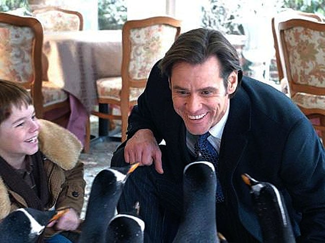 Reader, em "Pinguins do Papai", também foi dublado por Isaac. O filme americano é de 2011, estrelado por Jim Carrey. 