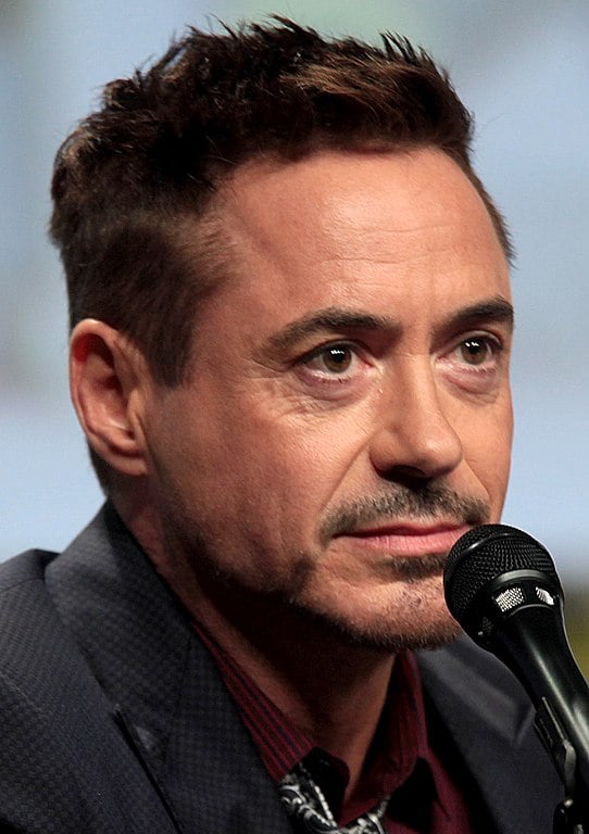 Prestes a se tornar sessentão, Robert Downey Jr. (04/04/1965) ressurgiu em Hollywood com "Homem de Ferro" (2008). Recebeu duas indicações ao Oscar, por "Chaplin" (1992) e "Trovão Tropical" (2008), e se tornou ícone do MCU.