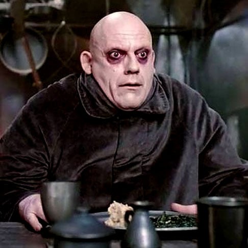 Outro grande trabalho do ator foi dublar o Tio Fester Addams, nos filmes "A Família Addams" (1991) e "A Família Addams 2", em 1993. 