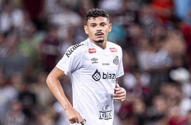 TIQUINHO SOARES - Atuação discreta do centroavante, que deu lugar a Deivid Washington. NOTA 2,0 - Foto: Raul Baretta/ Santos FC.