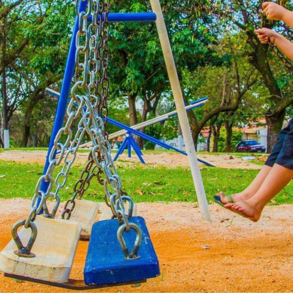 Menino com síndrome de down agredido em colônia de férias será indenizado