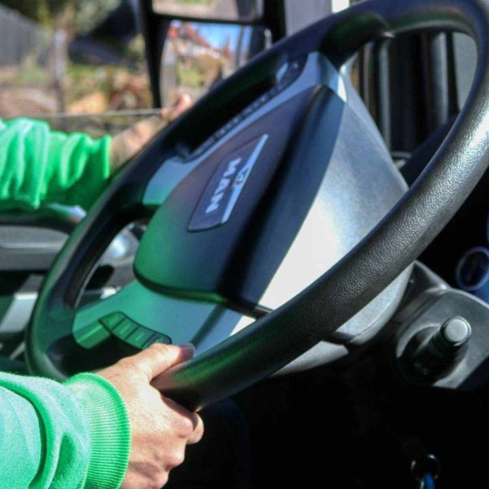 Motorista de ambulância de bh será indenizado por limpar próprio uniforme