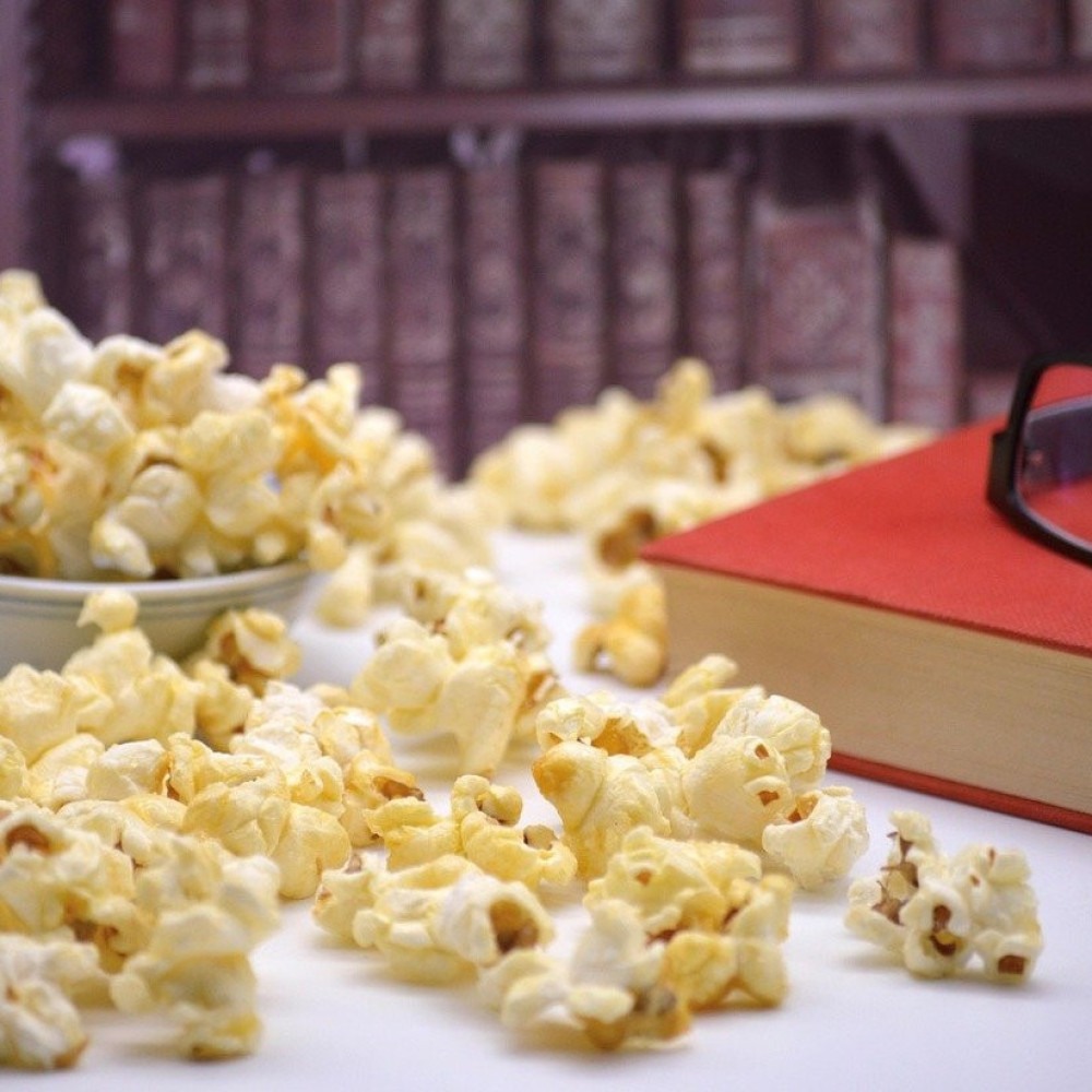 Saiba a origem e a expansão da pipoca, delícia que se popularizou nos cinemas