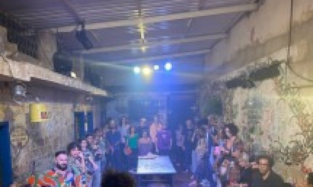 A despedida será marcada com festa. No dia 31 de maio, a partir das 23h, ocorre a Declínio Notálgica Dance Club