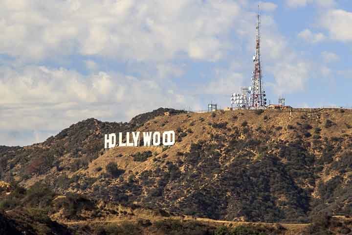Esses foram os termos destacadosvpor anúncios publicados no LA Times, como afirma em seu livro The Hollywood Sign: Fantasy and Reality of an American Icon (O letreiro de Hollywood: fantasia e realidade de um ícone americano) o professor universitário e historiador cultural Leo Braudy.
