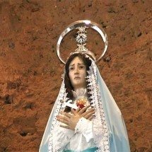 Iphan manda igreja restaurar imagem de santa que recebeu ‘harmonização facial’ -  Reprodução de vídeo TV Anhanguera