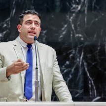Bolsonaro cita Caporezzo em vídeo e agita disputa ao Senado em Minas