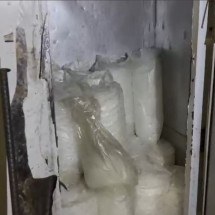 Policial morre baleado em ação contra fábrica que vendia gelo com fezes