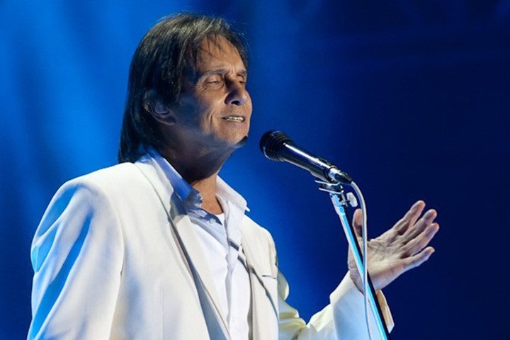 Roberto Carlos tem mais de 500 músicas registradas. Em seu site oficial, ele revela que suas preferidas são “Detalhes” e “Eu te amo tanto”. 
