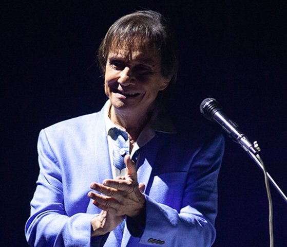 “É a idade, sabe? A gente começa a ficar um pouquinho menos tolerante e a observar mais certas coisas que incomodam", completou.
