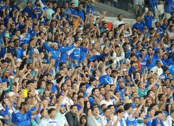 Cruzeirenses lotaram o Mineirão no último domingo, fizeram bela festa, mas também protagonizaram cenas lamentáveis após o apito final -  (crédito: Alexandre Guzanshe/EM/D.A. Press)
