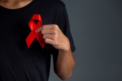 Adultos soropositivos para HIV têm maior risco de complicações -  (crédito: jcomp/ FreePik)