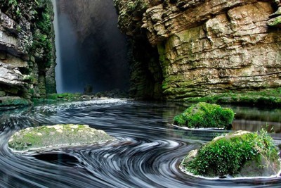 As chapadas do Brasil, com  cachoeiras, rios, grutas e trilhas, são destinos imperdíveis para  pessoas que gostam de estar em meio à natureza. - 
