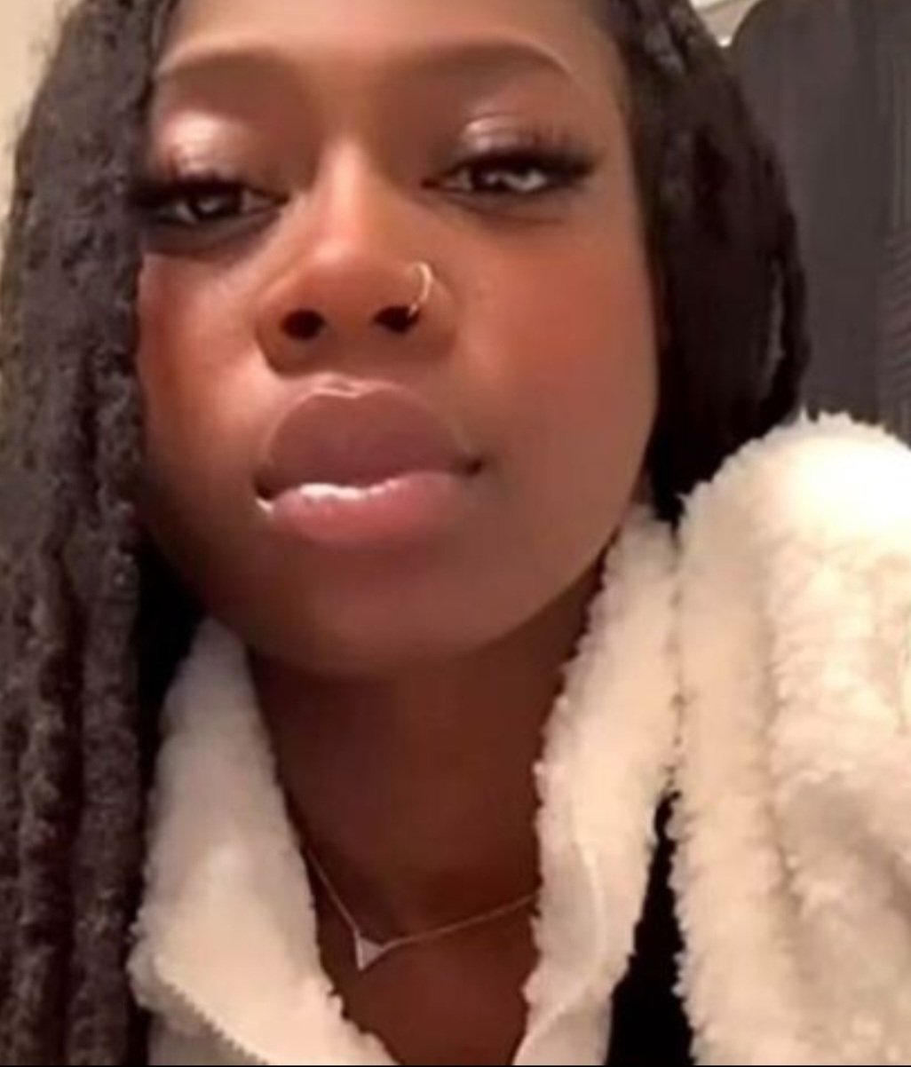 A jovem Anndel Taylor, de 22  anos, voltava do trabalho num lar de idosos quando seu carro atolou, a 6 minutos de casa. Ela ficou presa e enviou um vídeo à família. Morreu no próprio carro. Foi na chamada "Nevasca do Século", que deixou 62 mortos em dezembro de 2022. 