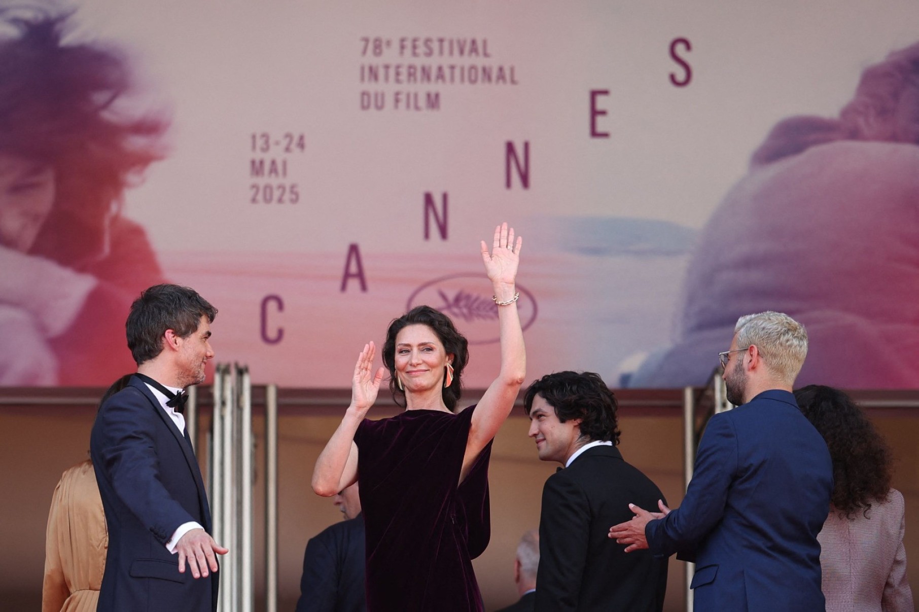 Maria Fernanda Cândido, Wagner Moura e Gabriel Leone são alguns dos atores que participam de "O agente secreto".-Valery Hache/AFP