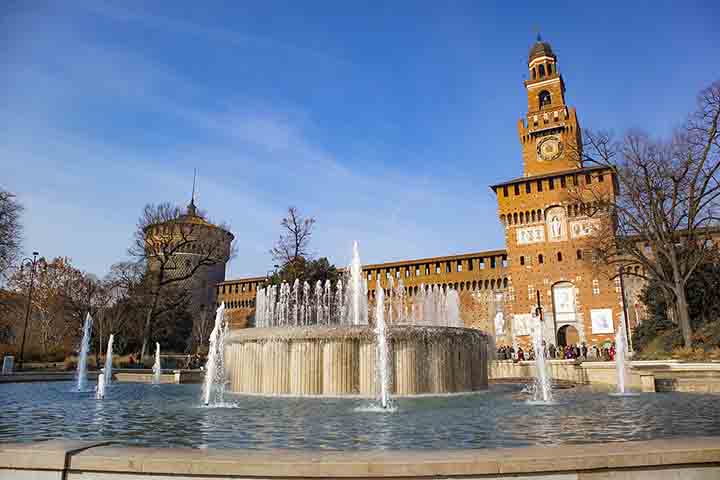 Com obras de arte de Michelangelo e da Vinci, Castello Sforzesco é ícone em Milão