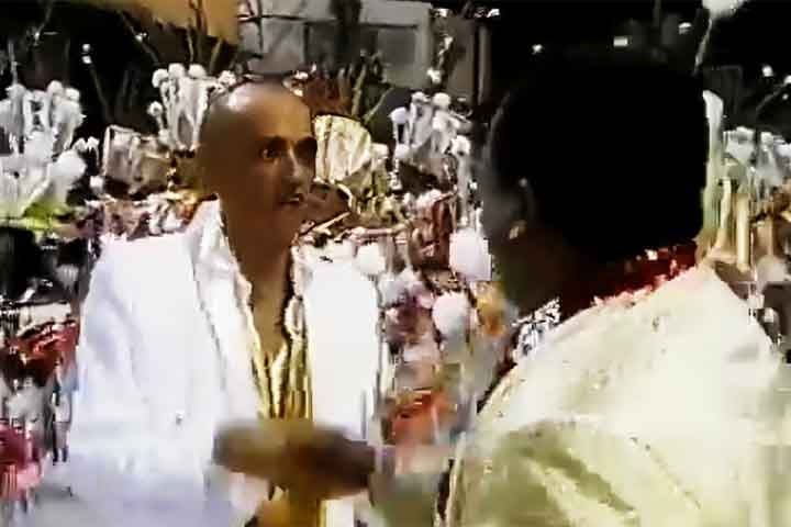 No mesmo ano, ingressou na bateria da Unidos de São Carlos como marcador de segunda. Anos depois, por pedido da esposa, se afastou por um tempo, mas retornou ao carnaval nos anos de 1980, como ritmista, quando a escola já tinha se tornado Estácio de Sá. 