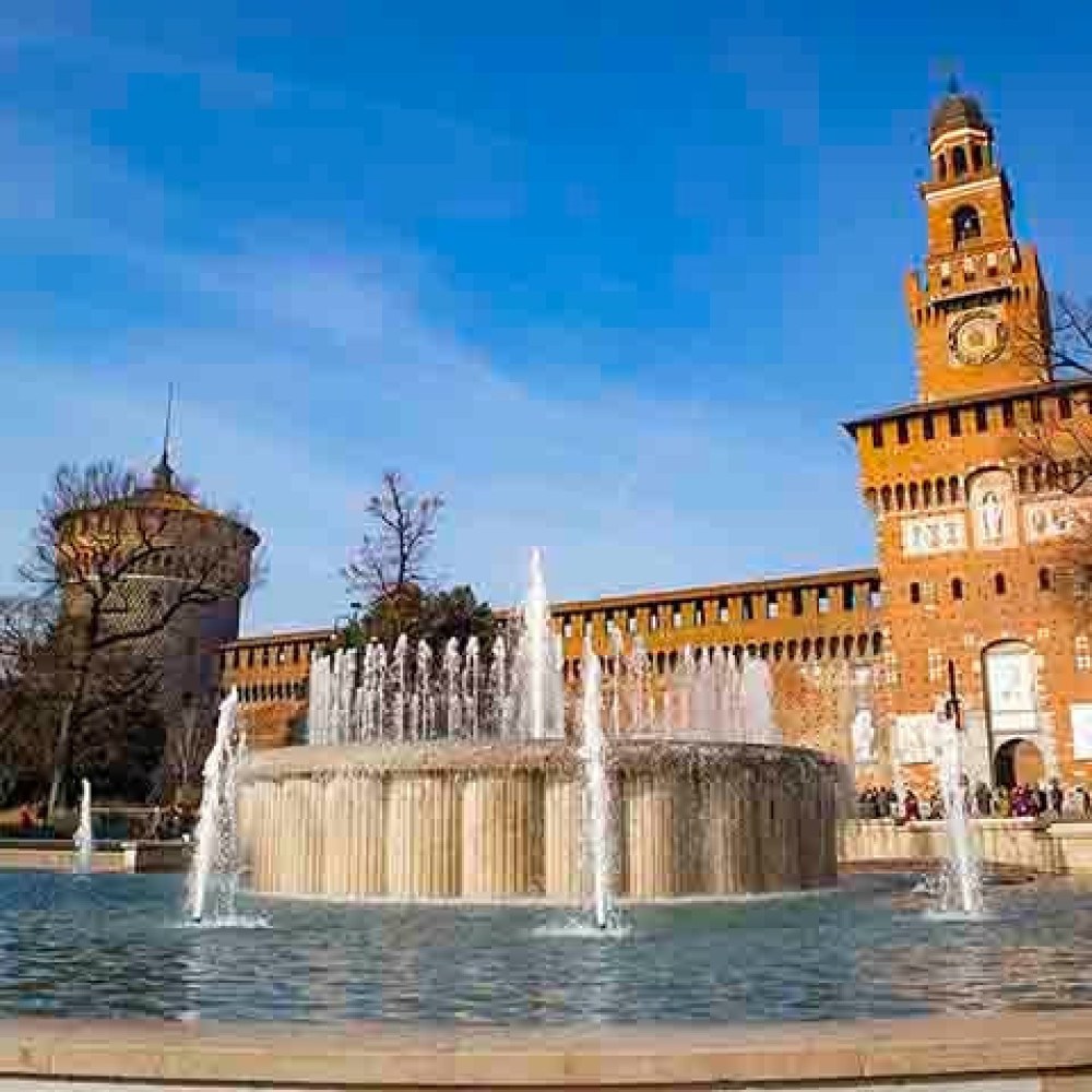 Com obras de arte de michelangelo e da vinci, castello sforzesco é ícone em milão