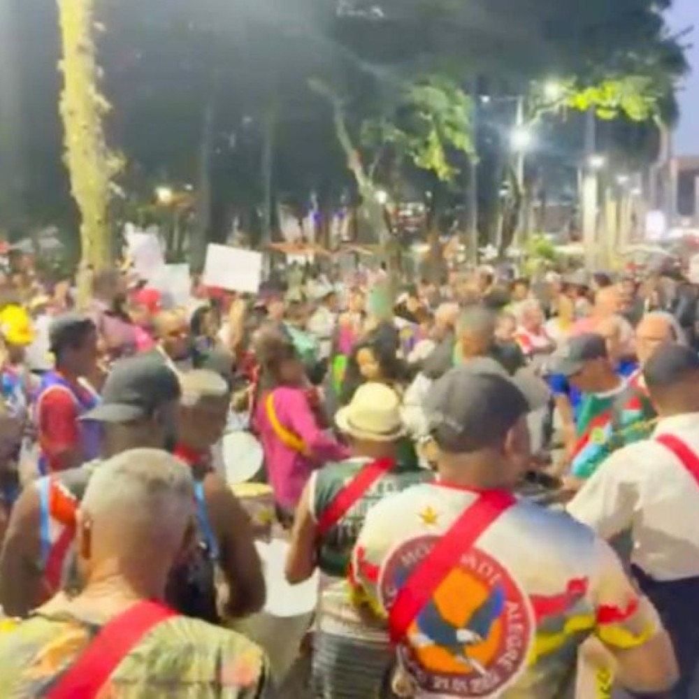Manifestação em mg quer reprovação de projeto que reduz blocos de rua
