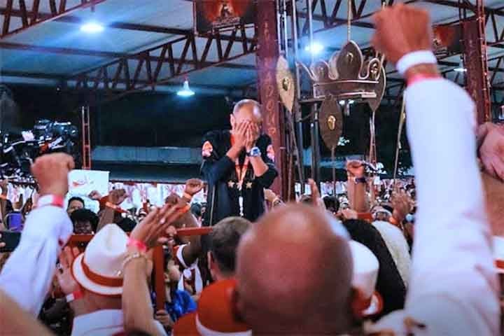 Moacyr da Silva Pinto, o Ciça, começou no carnaval na década de 1970 no bairro do Estádio, no Rio de Janeiro. Seu pai organizava bailes para crianças, na parte da tarde, pelo bairro, sempre usando a Unidos de São Carlos (escola mãe) como referência. 