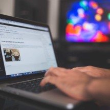 Criação de sites impulsiona negócios digitais no Brasil - DINO