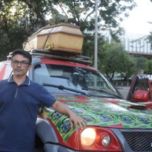 Pai viaja país em carro com caixão para reabrir inquérito da morte do filho - Alexandre Guzanshe/EM/D.A Press