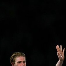 Em despedida de De Bruyne, City vence e vai ao G5 da Premier League