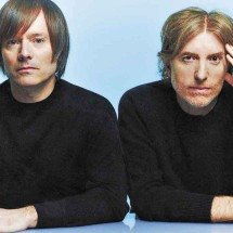 Air vem ao Brasil com show em que recria "Moon safari" no palco - Mathieu Rainaud/Divulgação