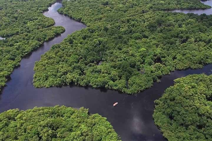 No total, são 6.789 mil quilômetros cúbicos de água ao ano, o que equivale a 18% da descarga global. Neste estudo, é possível ver também a quantidade de água em outras bacias hidrográficas do Brasil, como nas regiões Nordeste e Sul.