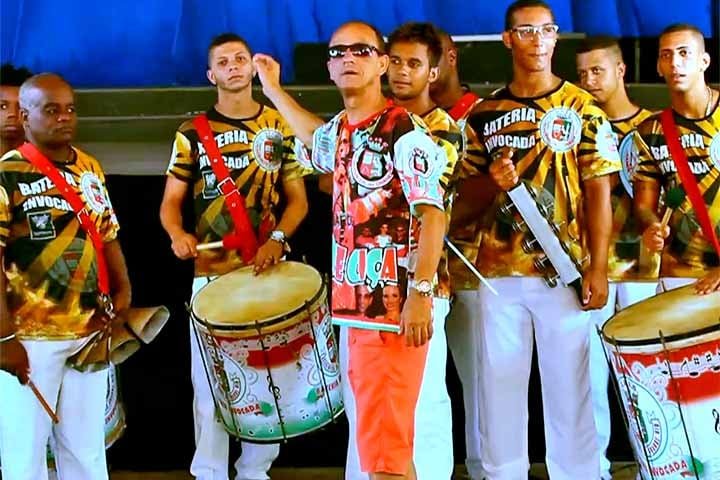 O mestre esteve, em 2010, à frente da bateria da Grande Rio, onde inovou com a paradinha mais longa apresentada até o momento na Sapucaí. Ficou na escola de Caxias até 2014 e depois ingressou na União da Ilha, com seu apelido "Caveira".