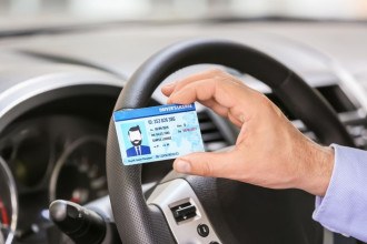 Como dirigir no exterior: veja as regras para usar CNH ou PID