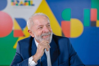 Lula assina MP que vai zerar a conta de luz de 40 milhões de pessoas