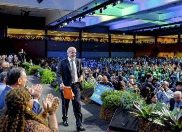 Lula anunciou a ampliação de programas sociais, mesmo com CNM reclamando do impacto na folha de pagamento das prefeituras -  (crédito:  RICARDO STUCKERT/PR)