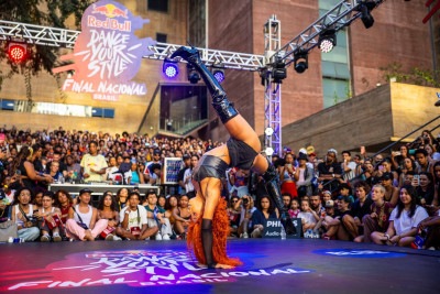 Jujuliete se apresenta na final nacional do Red Bull Dance Your Style 2024 em São Paulo. -  (crédito: Fabio Piva / Red Bull Content Pool)
