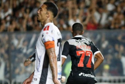 O Vasco sofreu, mas avançou às oitavas de final da Copa do Brasil. Após empate por 1 a 1 no tempo normal, o Gigante da Colina venceu o Operário-PR por 7 a 6, nos pênaltis, e garantiu a classificação. Veja como o Jogada10 avaliou as atuações dos jogadores cruz-maltinos! - Foto: Divulgação/Vasco -  (crédito: Divulgação/Vasco)
