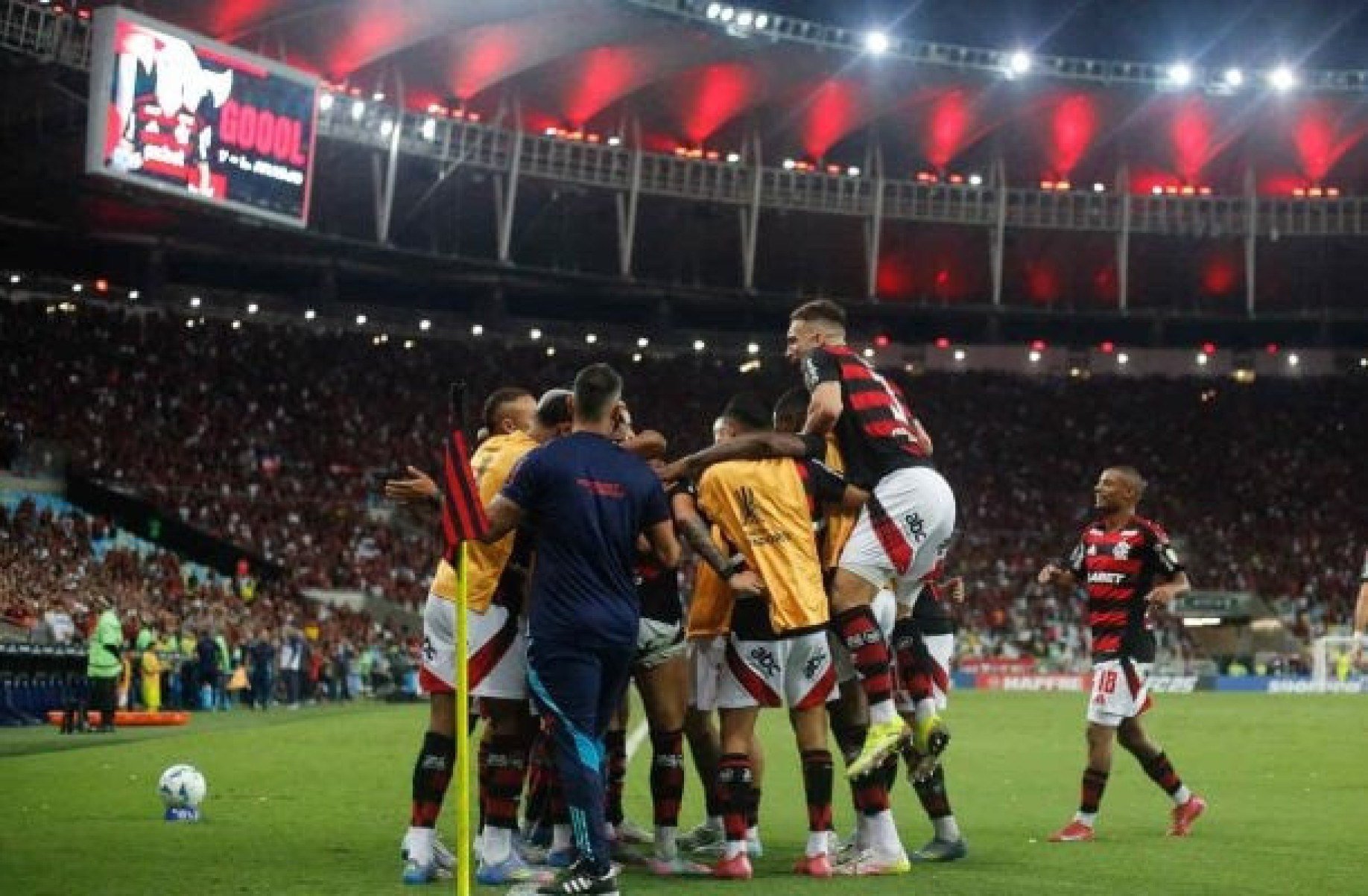 Brasil é o segundo pais com maior diferença de salários entre torcedores e jogadores