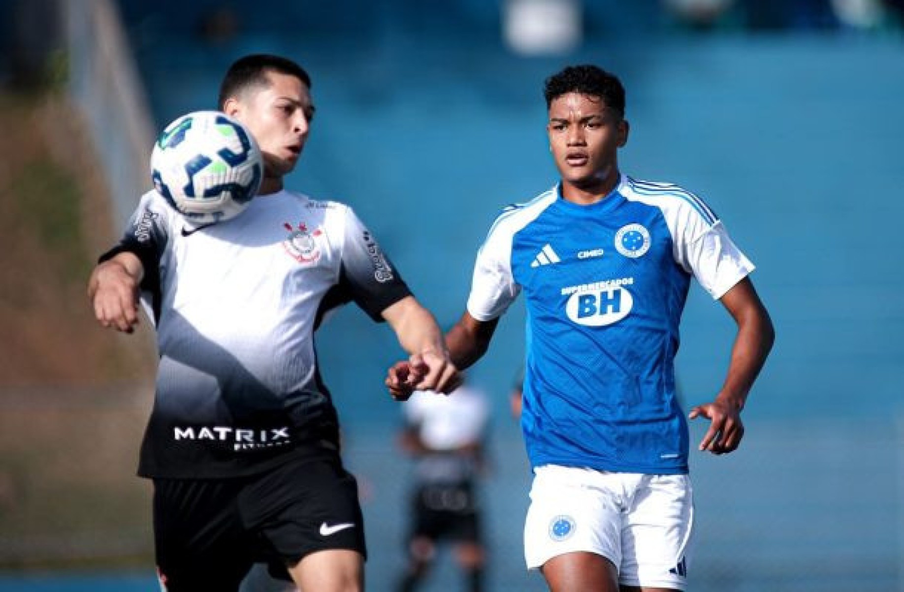 Corinthians vence, encerra jejum e põe pressão no Cruzeiro no Brasileirão Sub-20