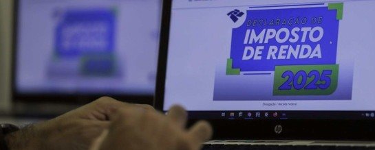 A Receita espera que cada vez mais contribuintes usem as ferramentas digitais, como a declaração pré-preenchida -  (crédito: Joédson Alves/Agência Brasil)