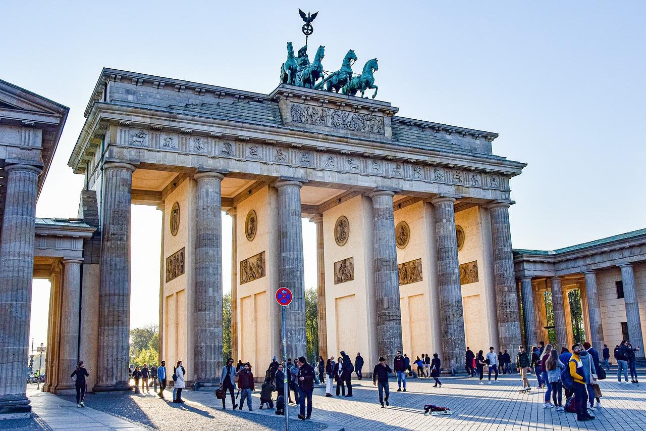 O turismo na Alemanha alia história, cultura e diversidade. Conhecer lugares como Munique e Berlim precisa ter um custo médio diário de 152 euros.