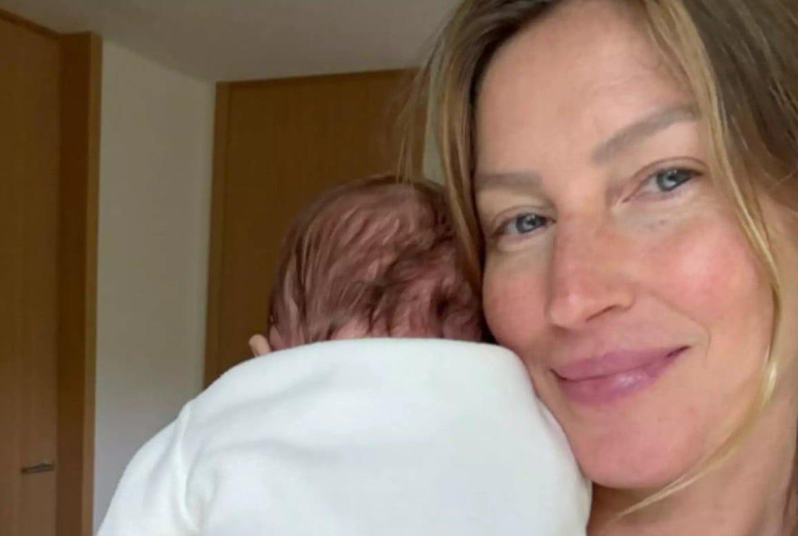 Gisele Bündchen compartilha pela primeira vez foto de filho caçula