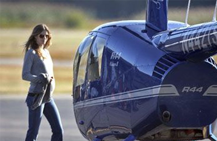 Uma curiosidade sobre Gisele é que ela sabe pilotar helicóptero. A ex-modelo fez o curso em 2009 na escola de aviação de Boston, usando um modelo Robinson R44.

