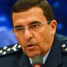 Plano de Bolsonaro era prender Moraes e impedir posse de Lula, diz ex-comandante da Aeronáutica