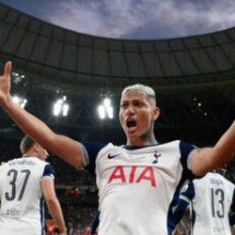 Tottenham bate Manchester United, é campeão da Liga Europa e encerra jejum de 17 anos