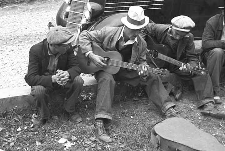 É famosa por suas raízes no country clássico e seu impacto no desenvolvimento da música nos Apalaches, cadeia montanhosa que vai do Canadá até o sul dos Estados Unidos, abrangendo West Virginia, Virginia e Tennessee. 